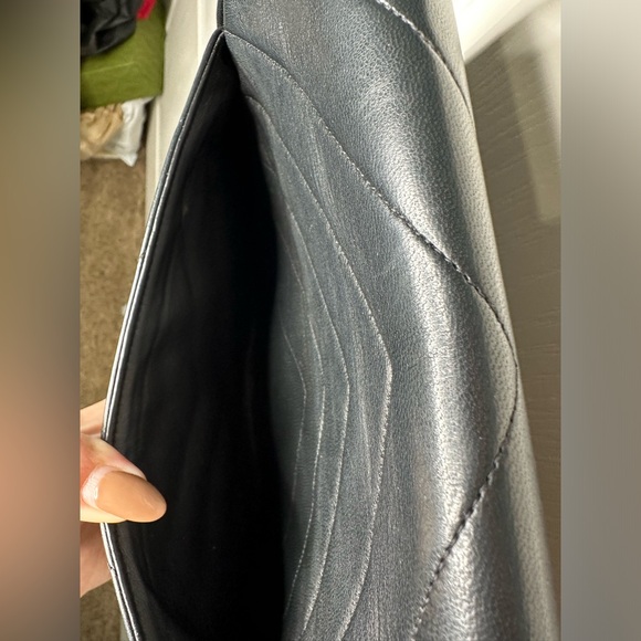 🚫SOLD🚫 Vintage Chanel Envelope Turnlock Lambskin Bag - Picture 8 of 16